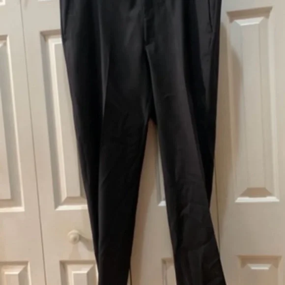 Louis Raphael Luxe Men’s Black Suit Jacket + Pants.Size: 42L.
